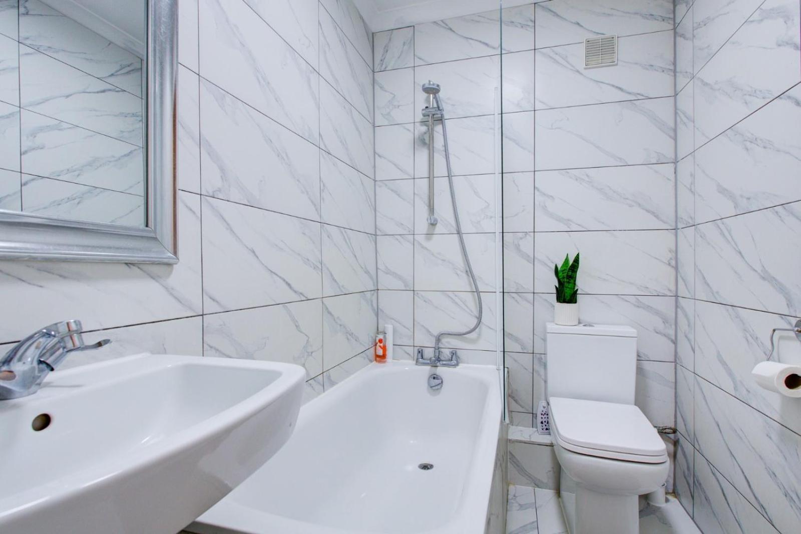 Modern, Family-Friendly Apartment By Hyde Park & Museums London Exteriör bild